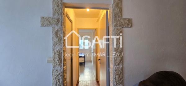 Appartement T2 avec loggia dans résidence sécurisée.