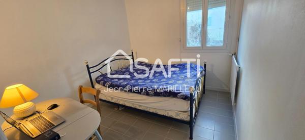 Appartement T2 avec loggia dans résidence sécurisée.