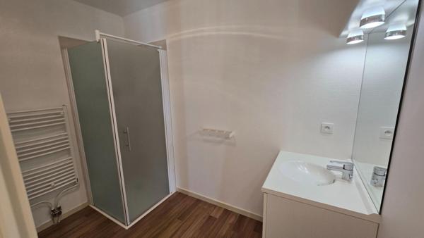 Appartement Poitiers 2 pièce(s) 39.02 m2 Parking PMR