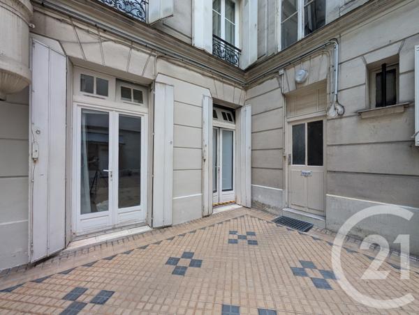 Appartement F2 à vendre  2 pièces - 27,60 m2 PARIS - 75008