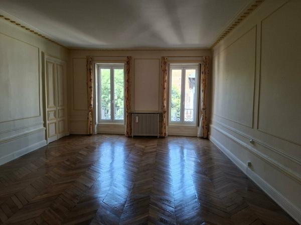 À LOUER – Plateau de bureaux de caractère – 218 m² – Place de Jaude, Clermont-Ferrand