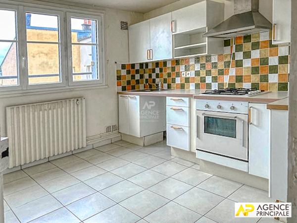 Versailles Notre-Dame Les Prés Appartement 3 pièces 67 m² au sol situé au 3eme et dernier étage avec cave €449 000 ** - Référence 27725