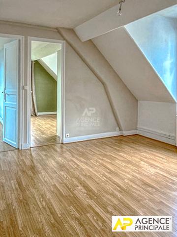 Versailles Notre-Dame Les Prés Appartement 3 pièces 67 m² au sol situé au 3eme et dernier étage avec cave €449 000 ** - Référence 27725