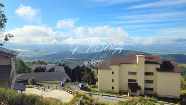 ? Terrain viabilisé de 708 m² avec permis de construire validé pour une maison d’exception