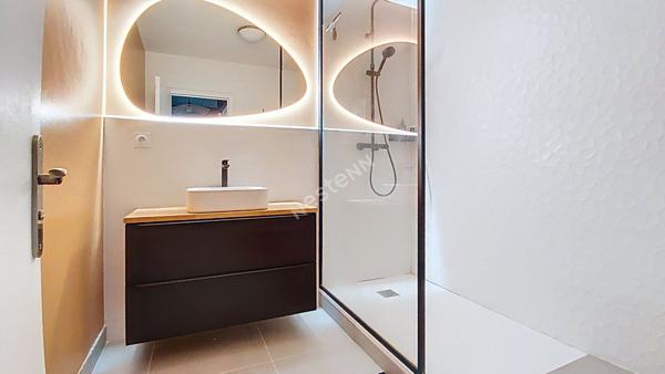 NANTES - GAUDINIÈRE / Appartement 3 pièces 2 chambres, acenseur, loggia, parking et cave