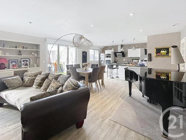 Appartement T6 à vendre  6 pièces - 147 m 2   DINAN  - 22