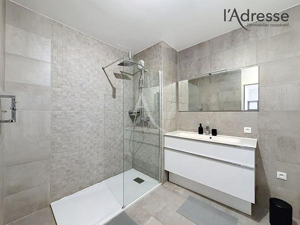 PUTEAUX/ Cours Voltaire - Appartement 2 pièces 62m² - 1 Terrasse - 1 Cave et 1 Parking