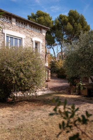 maison bourgeoise a renover tres beau quartier