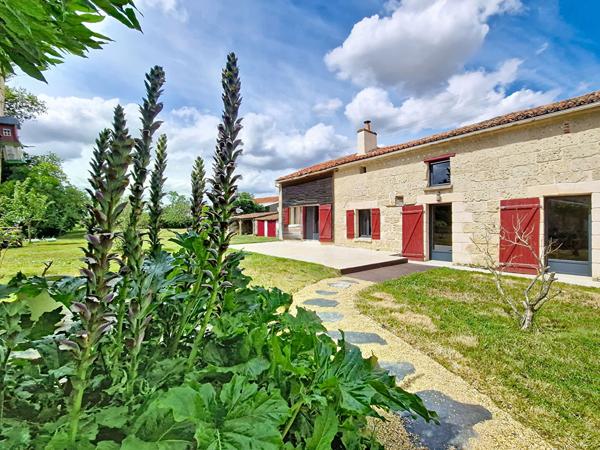 Longère entièrement rénovée aux Verchers sur Layon
