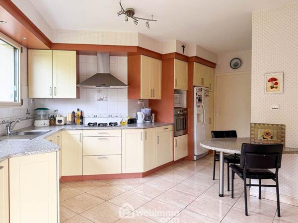 Maison 235 m² à Cholet 49300