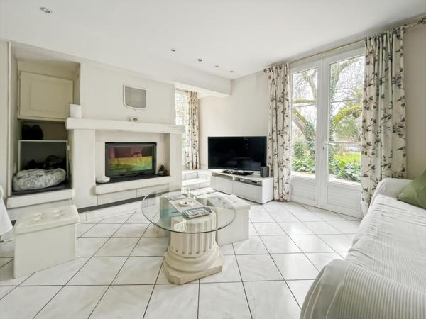 Maison à Azay-le-Rideau, 37190 - 7 pièces 164m²