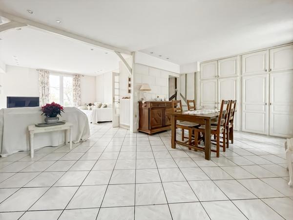 Maison à Azay-le-Rideau, 37190 - 7 pièces 164m²