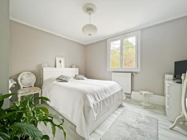 Maison à Azay-le-Rideau, 37190 - 7 pièces 164m²