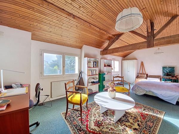 SAINT SEBASTIEN SUR LOIRE GRANDE MAISON FAMILIALE 4 CHAMBRES TERRAIN DIVISIBLE DE 1640M2 TRANSPORTS