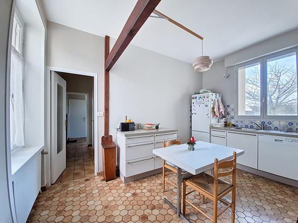 SAINT SEBASTIEN SUR LOIRE GRANDE MAISON FAMILIALE 4 CHAMBRES TERRAIN DIVISIBLE DE 1640M2 TRANSPORTS