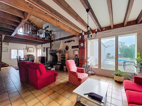 SAINT SEBASTIEN SUR LOIRE GRANDE MAISON FAMILIALE 4 CHAMBRES TERRAIN DIVISIBLE DE 1640M2 TRANSPORTS
