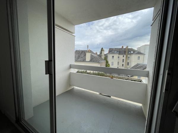 Appartement T2 de 46 m2 avec balcon, cave et parking en sous