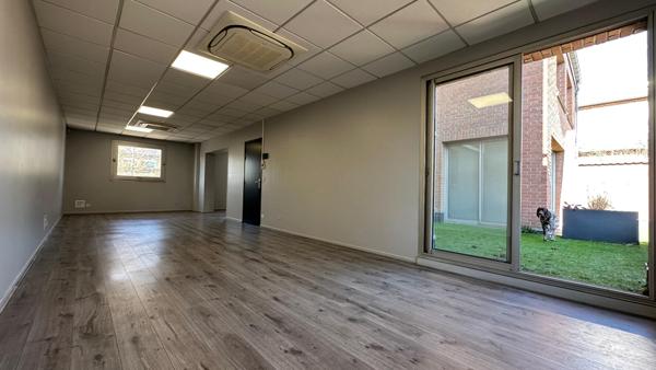 Bureau 50 m² + terrasse 15 m² – 1er étage – Parking – Boulevard Watteau, Valenciennes