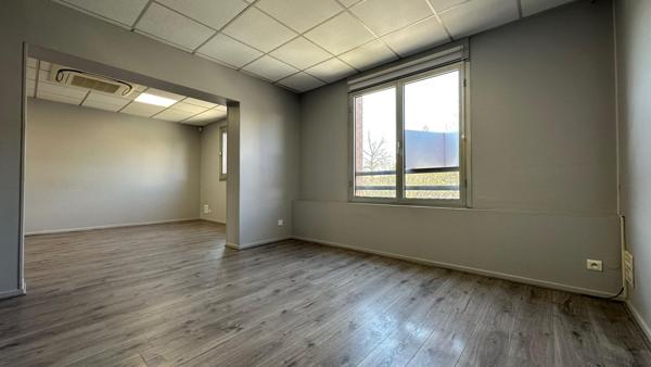 Bureau 50 m² + terrasse 15 m² – 1er étage – Parking – Boulevard Watteau, Valenciennes