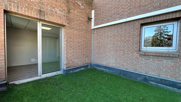 Bureau 50 m² + terrasse 15 m² – 1er étage – Parking – Boulevard Watteau, Valenciennes