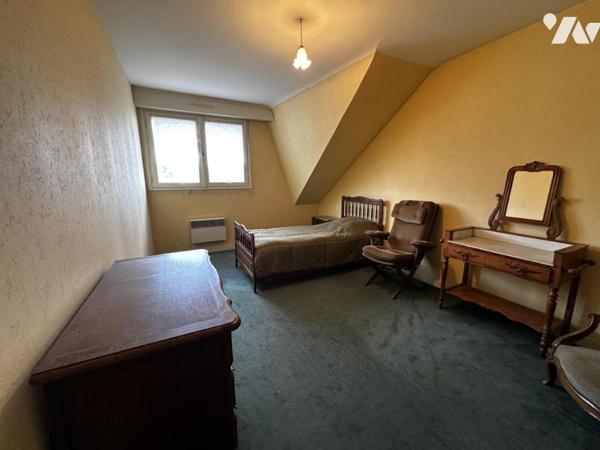 Maison familiale à fort potentiel – 1 105 m² de terrain