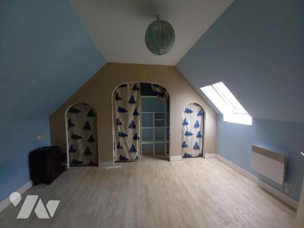 CAMARET SUR MER - Proche toutes commodités, maison en bon état, offrant pièce de vie avec coin ...