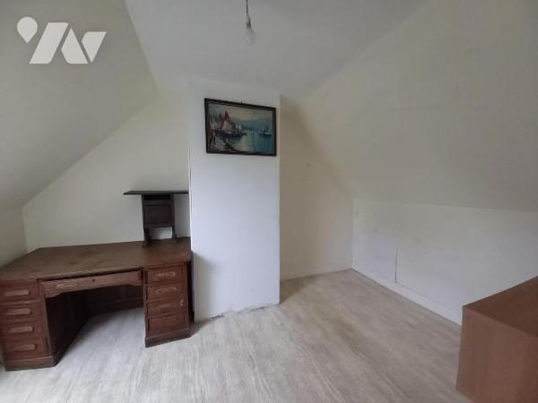 CAMARET SUR MER - Proche toutes commodités, maison en bon état, offrant pièce de vie avec coin ...