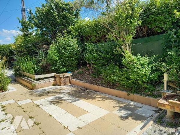 CAMARET SUR MER - Proche toutes commodités, maison en bon état, offrant pièce de vie avec coin ...