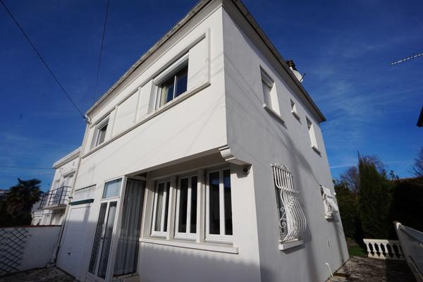 Maison à vendre à Royan - 5 pièces, 4 chambres, proche de la mer