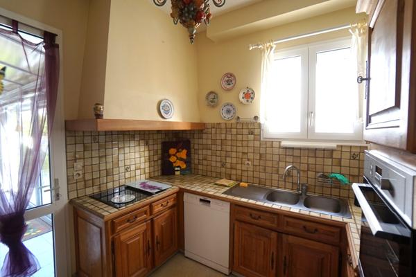 Maison à vendre à Royan - 5 pièces, 4 chambres, proche de la mer