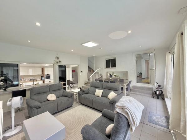 À VENDRE SAINT LOUIS (974) – Belle Villa T8 avec piscine – centre-ville