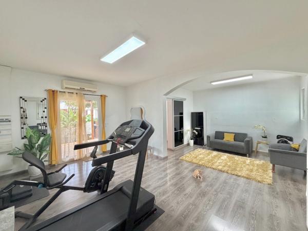 À VENDRE SAINT LOUIS (974) – Belle Villa T8 avec piscine – centre-ville