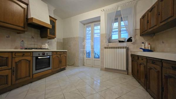 Eauze (32800) ENSEMBLE IMMOBILIER T8 - 204M² AVEC DEUX MAISONS INDEPENDANTES AVEC COUR INTERIEUR / EAUZE