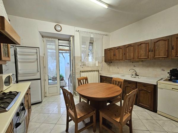 Eauze (32800) ENSEMBLE IMMOBILIER T8 - 204M² AVEC DEUX MAISONS INDEPENDANTES AVEC COUR INTERIEUR / EAUZE