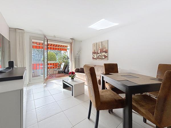 FREJUS - Charmant T2 rénové au calme, proche base nature et commerces piscine