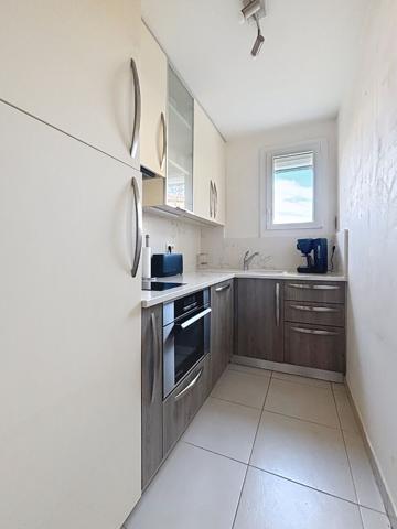 FREJUS - Charmant T2 rénové au calme, proche base nature et commerces piscine