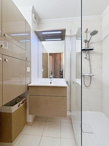 FREJUS - Charmant T2 rénové au calme, proche base nature et commerces piscine