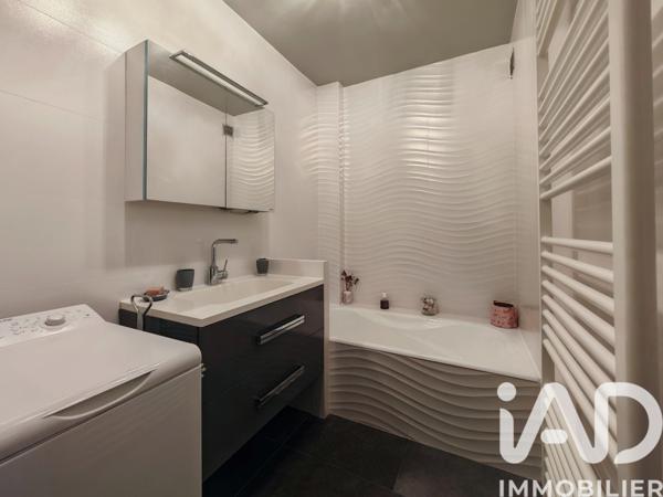 Location appartement 3 pièces 74 m² Lyon 7