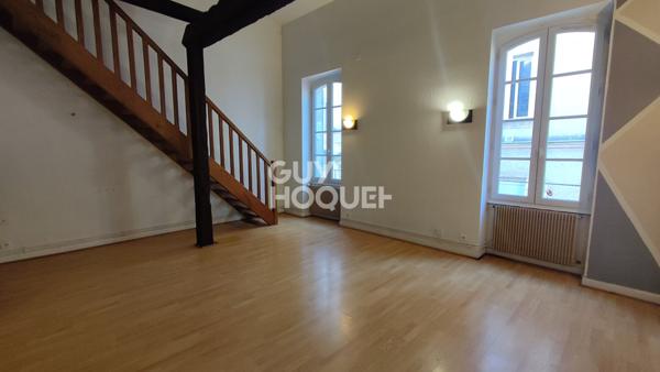 APPARTEMENT DE TYPE 2 EN DUPLEX EN HYPER CENTRE