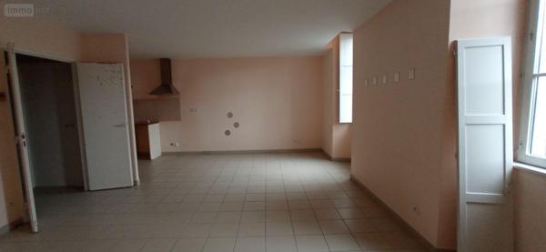 Appartement à rénover à vendre à Langres en Haute-Marne (52200), ref : 52020-26