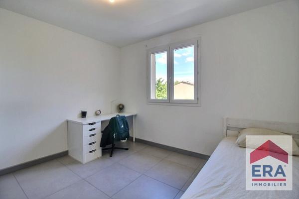 Maison familiale Sorgues 5 pièces - 4 chambres - Suite parentale - Piscine - Garage 120m²