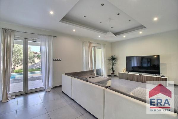 Maison familiale Sorgues 5 pièces - 4 chambres - Suite parentale - Piscine - Garage 120m²