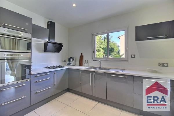 Maison familiale Sorgues 5 pièces - 4 chambres - Suite parentale - Piscine - Garage 120m²