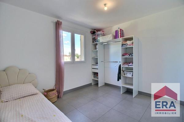 Maison familiale Sorgues 5 pièces - 4 chambres - Suite parentale - Piscine - Garage 120m²