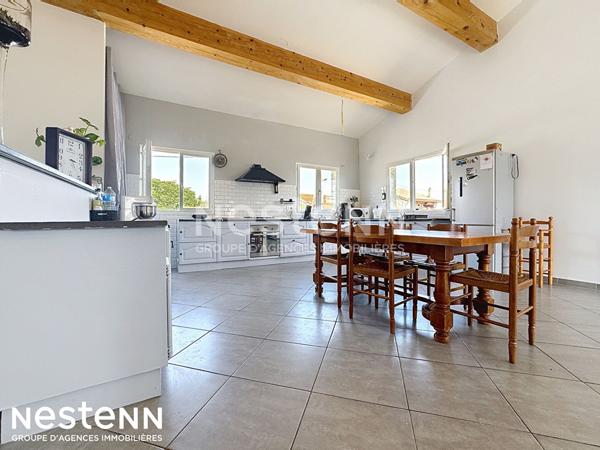 Maison à Canet comprenant 4 chambres et double garage