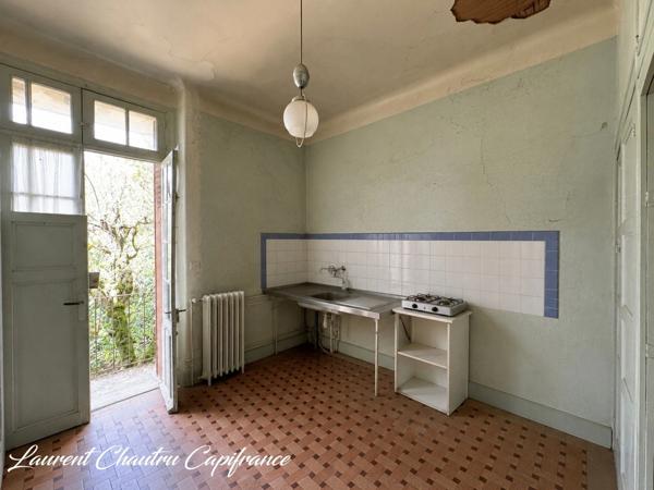 Maison de caractère avec jardin et garage