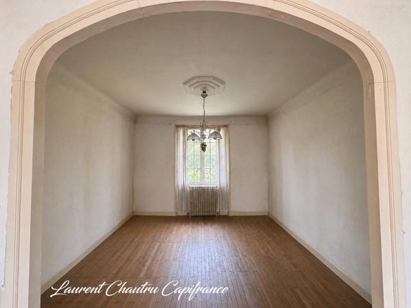 Maison de caractère avec jardin et garage