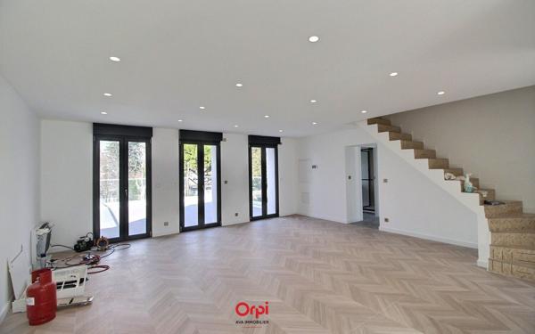 Maison à vendre    8 pièces • 209 m2 Marseille 11