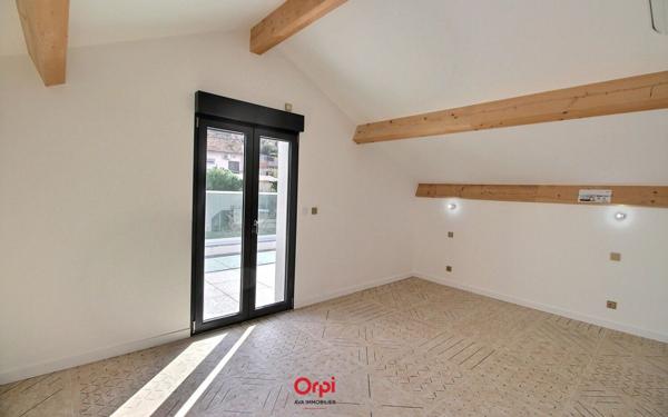 Maison à vendre    8 pièces • 209 m2 Marseille 11