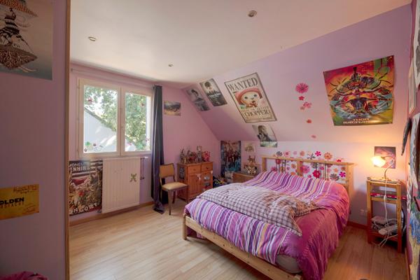 Maison Betton  PIECE DE VIE DE 70 m² / JARDIN SANS VIS A VIS / PROXIMITE ECOLE ET BUS  /  5 CHAMBRES